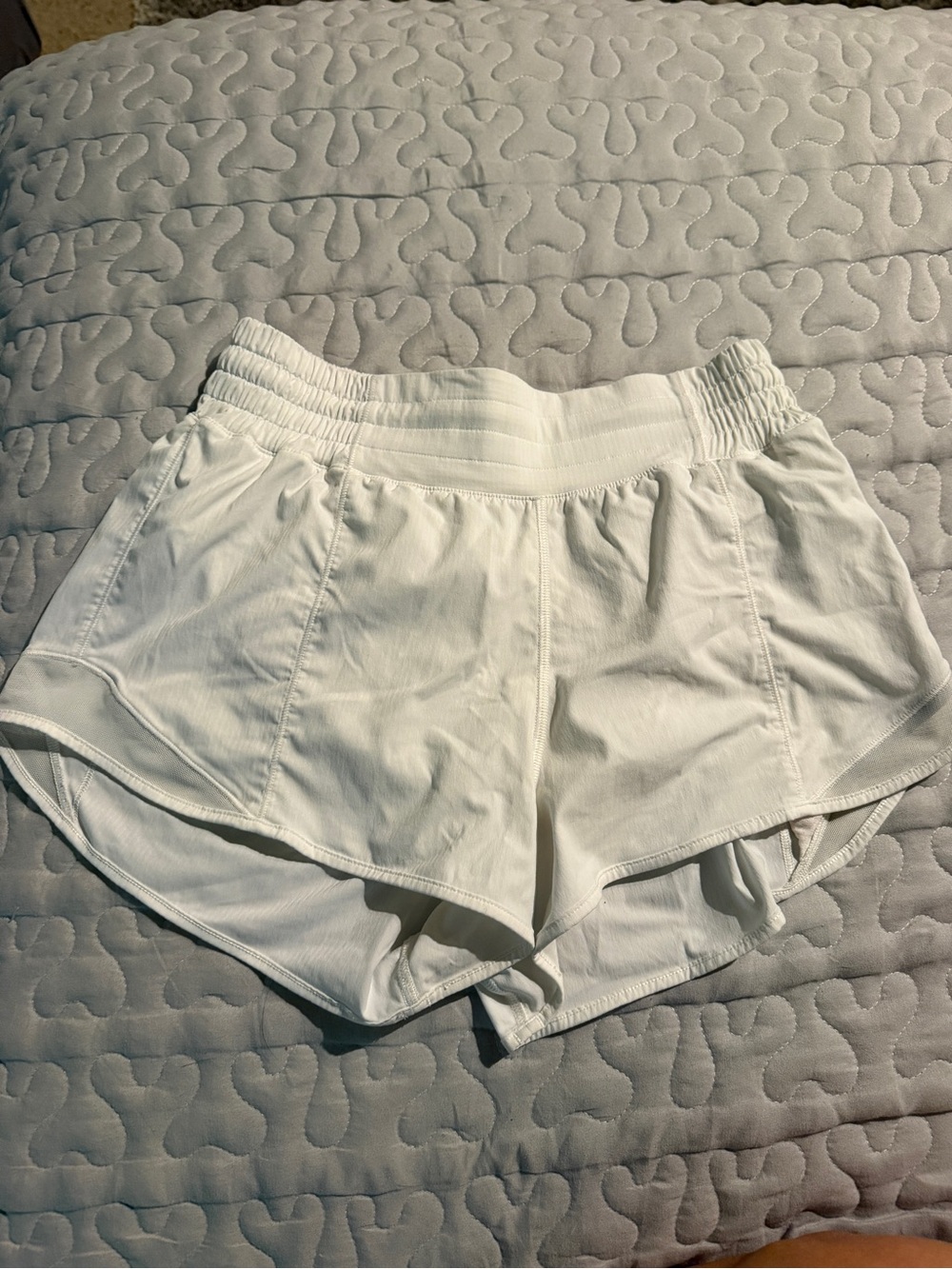 Lululemon Hotty Hot HR shorts 2.5”